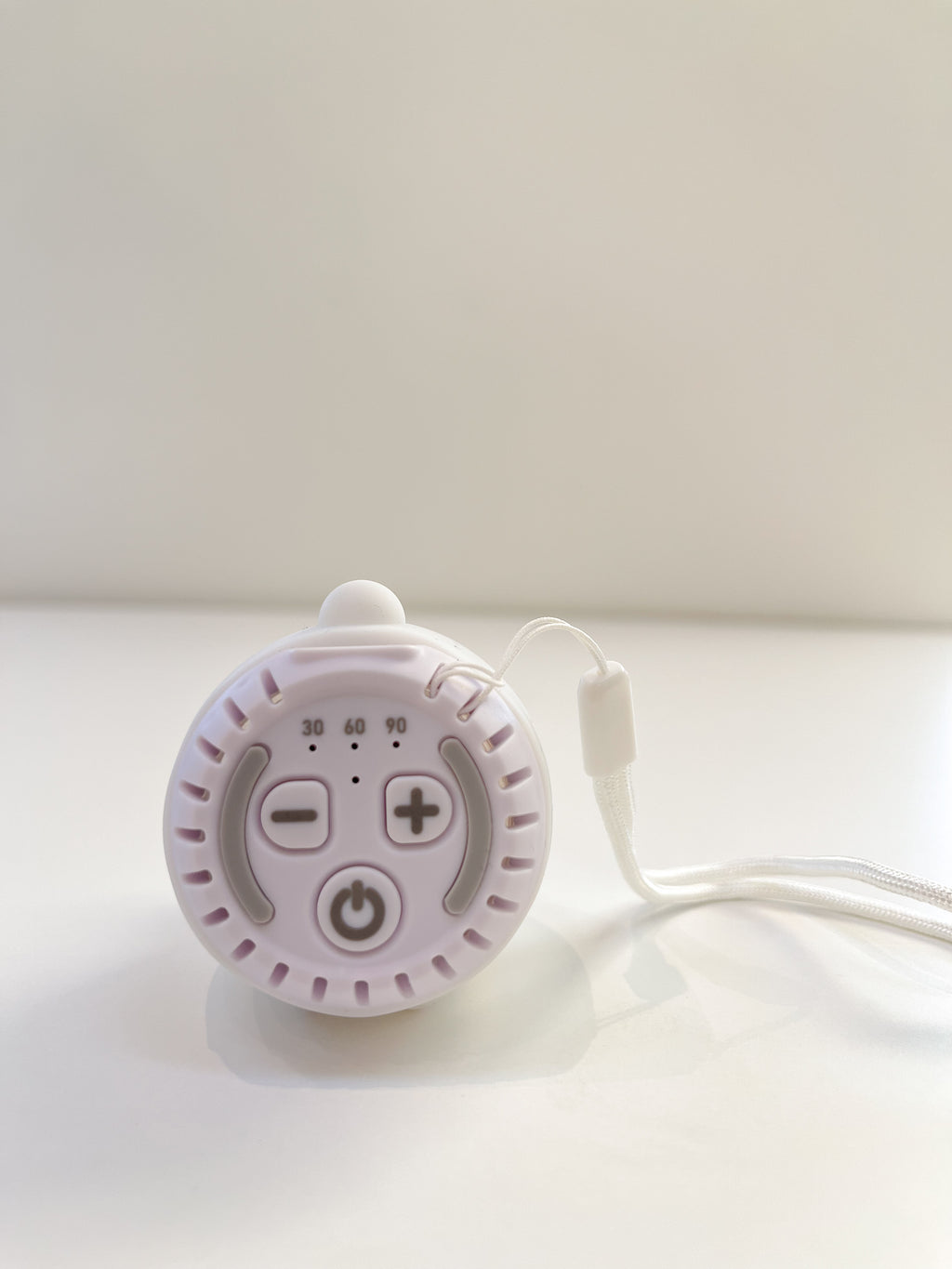 Rejsenatlampe med white noise – tryg søvn på nye steder